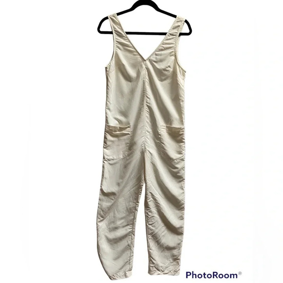 TOPSHOP cream v-neck romper Sz US 4 - Picture 1 of 11